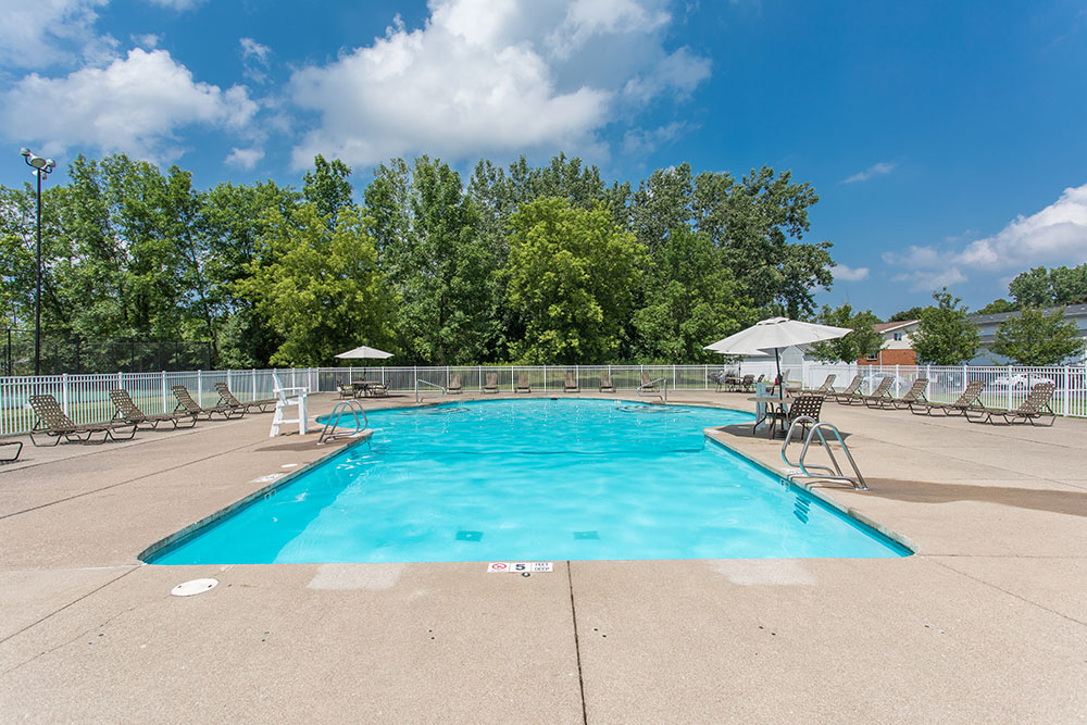 Tennis court and other amenities at apartments in Brockport, NY.