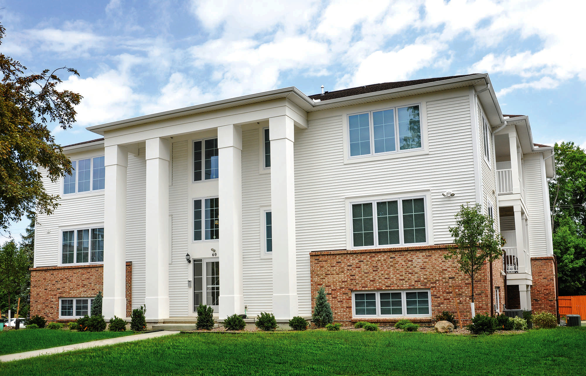Welcome to Green Lake Apartments in Orchard Park, NY