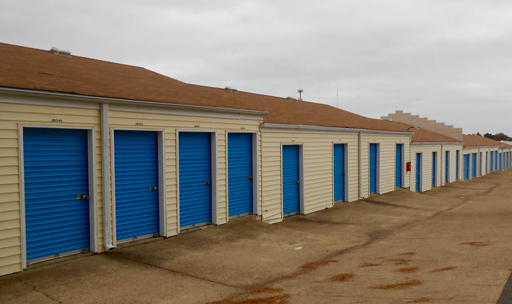 Storage features offered at Compass Self Storage in Memphis