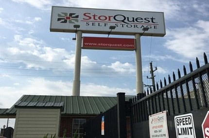Self storage building exterior in Sugar Land