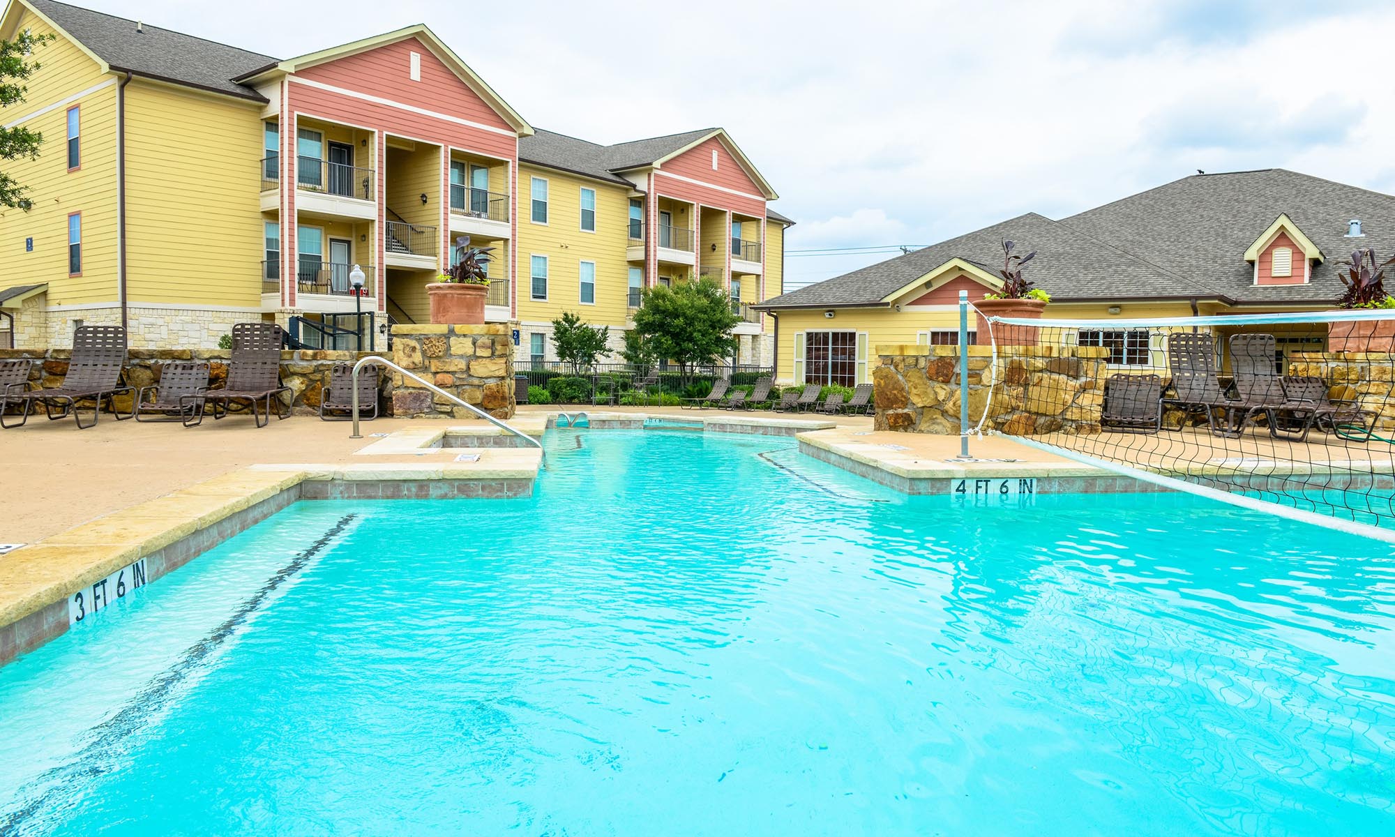Apartments for rent in Killeen have a wonderful pool