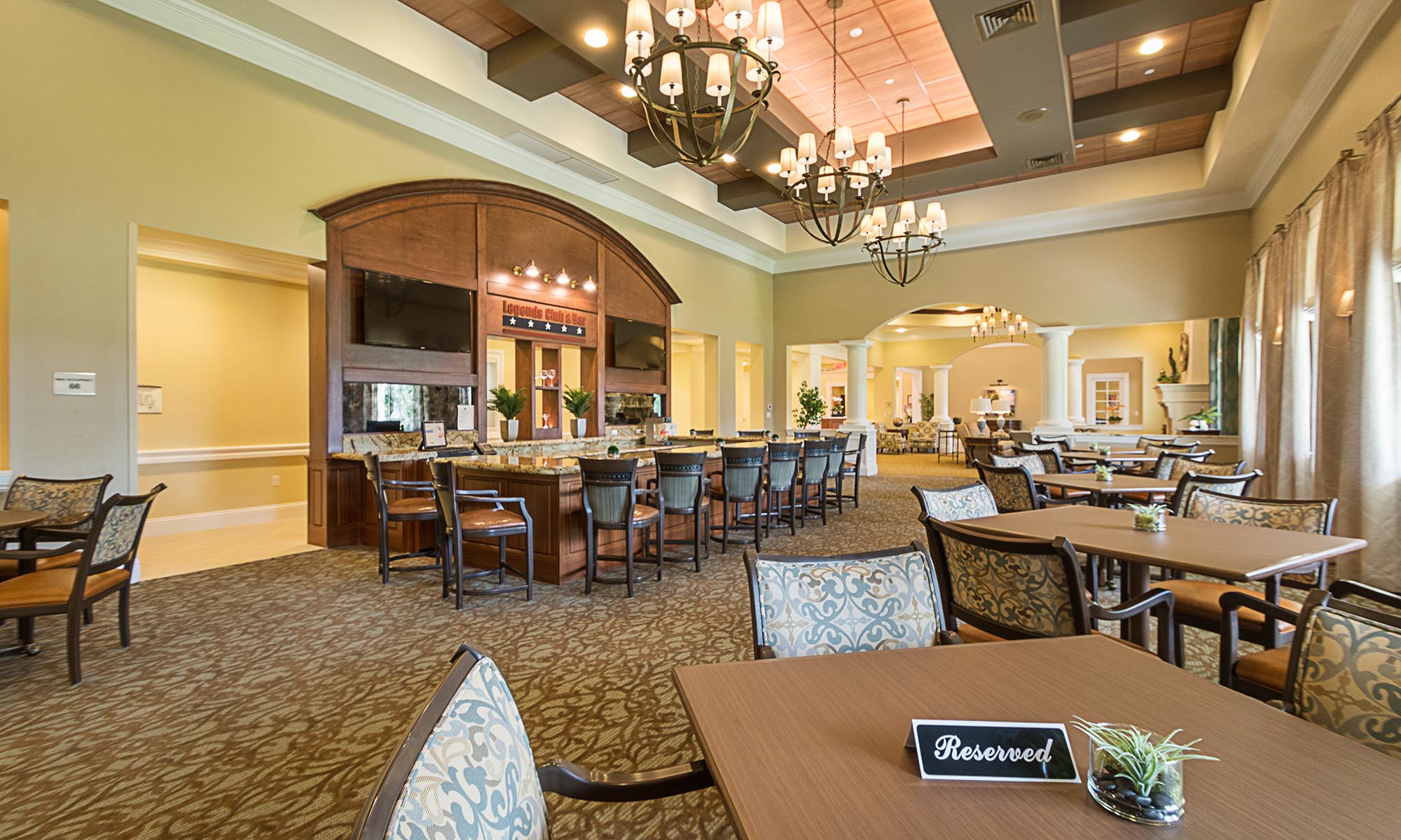 Palm Beach Gardens senior living community has a wonderful clubhouse
