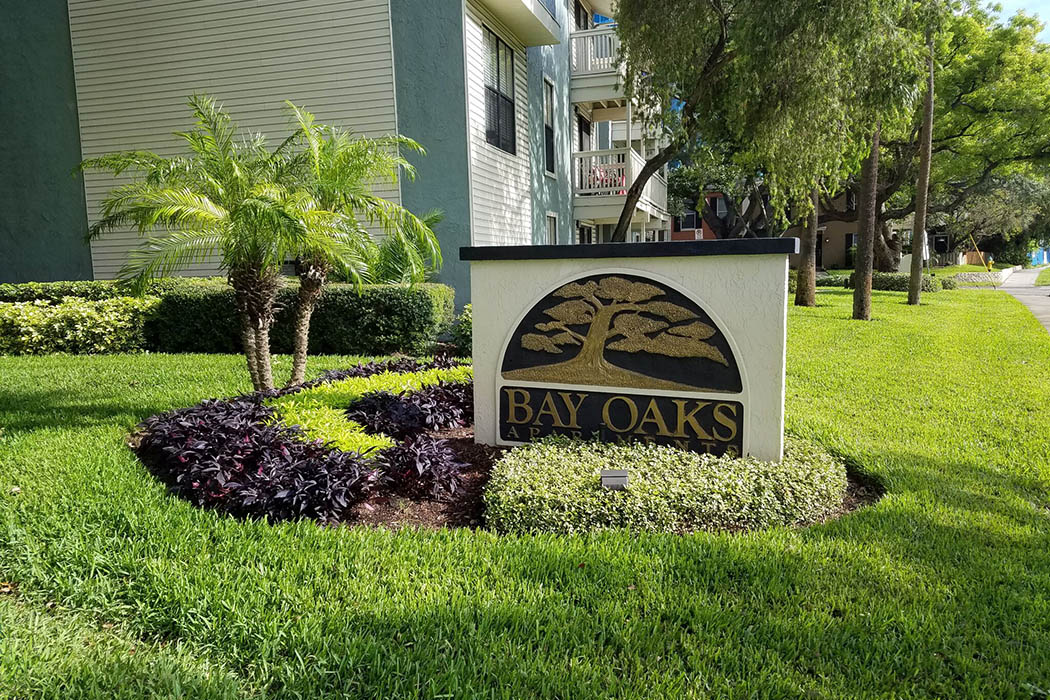 Front sign at Bay Oaks in Tampa