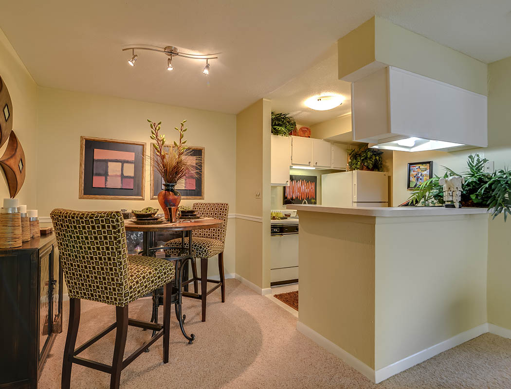 Ktichen and dining room at Bay Oaks in Tampa