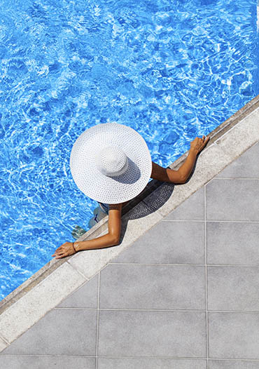 Overview of Houston with it's swimming pool and apartments for rent in Houston, TX