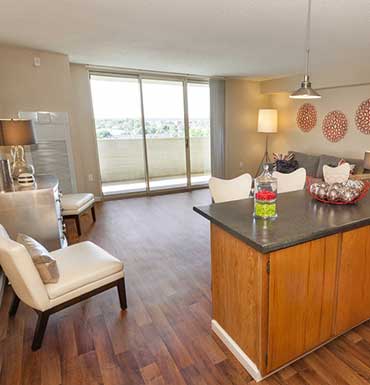Enjoy the lifestyle you want at Marquis at the Parkway.