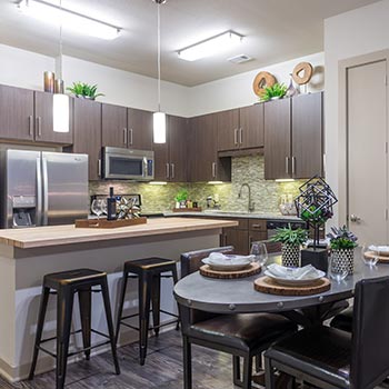 Enjoy the lifestyle you want at Marq Uptown.