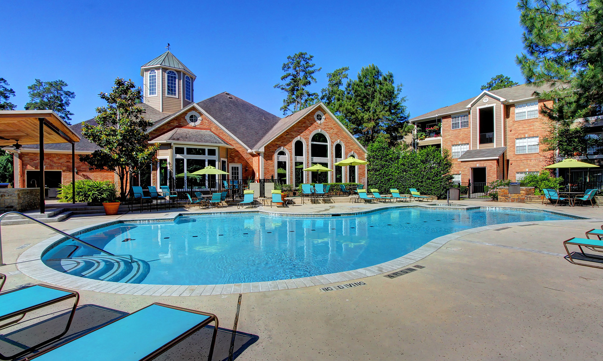 Kings Manor Kingwood, TX Apartments for Rent Marquis at Kingwood