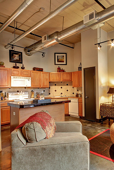 Enjoy the lifestyle you want at The Marquis Downtown Houston Lofts.