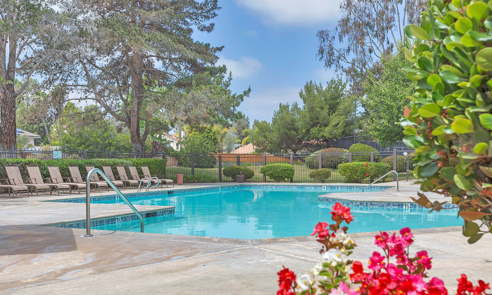 Apartments in Encinitas, CA