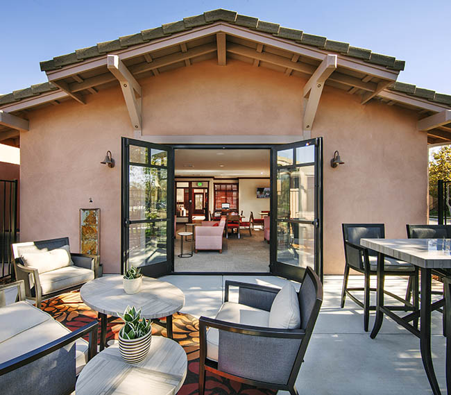 Pool and cabana at Willow Springs Apartments