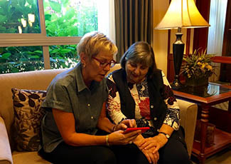 Happy residents at senior living in Burien