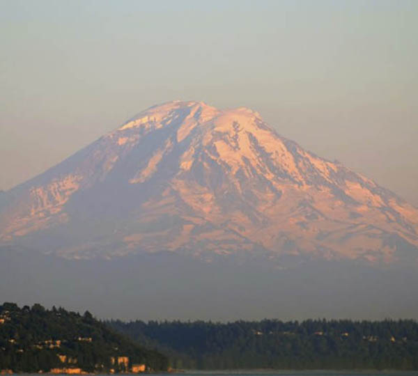 Mountain views in the neighborhood of Auburn senior living