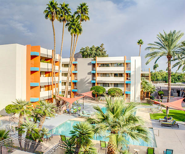 Amenities at Capri on Camelback
