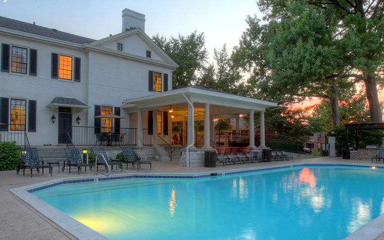 View of the clubhouse at Mallard Crossing Apartments in Louisville, Kentucky