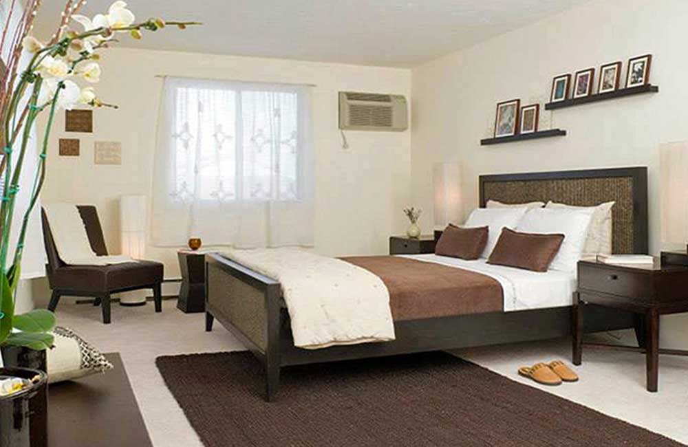 Master bedroom at Rosemont Square Apartments