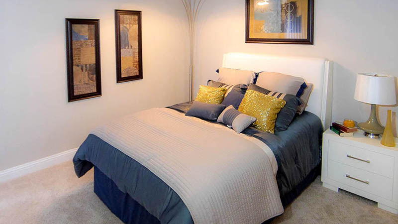 Oak Creek Apartments Model Bedroom