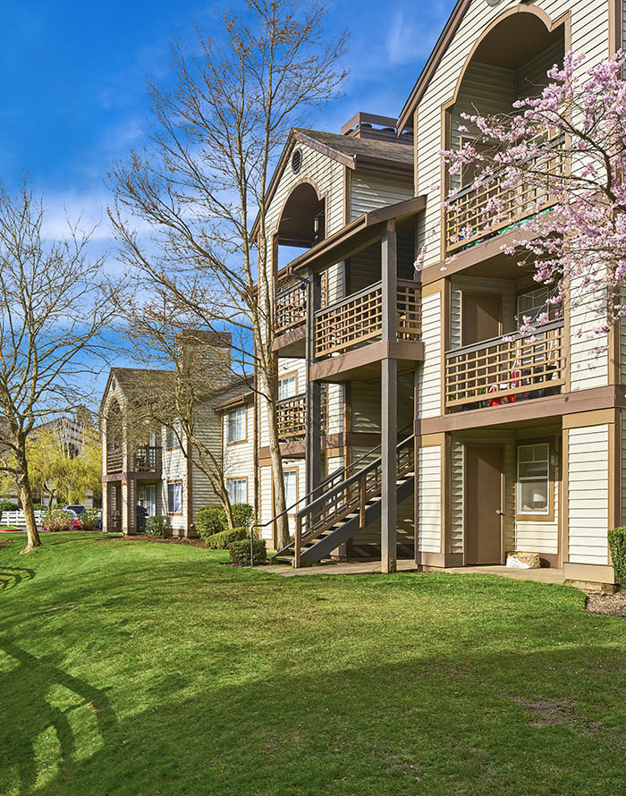 Superb fitness center at Olin Fields Apartments in Everett
