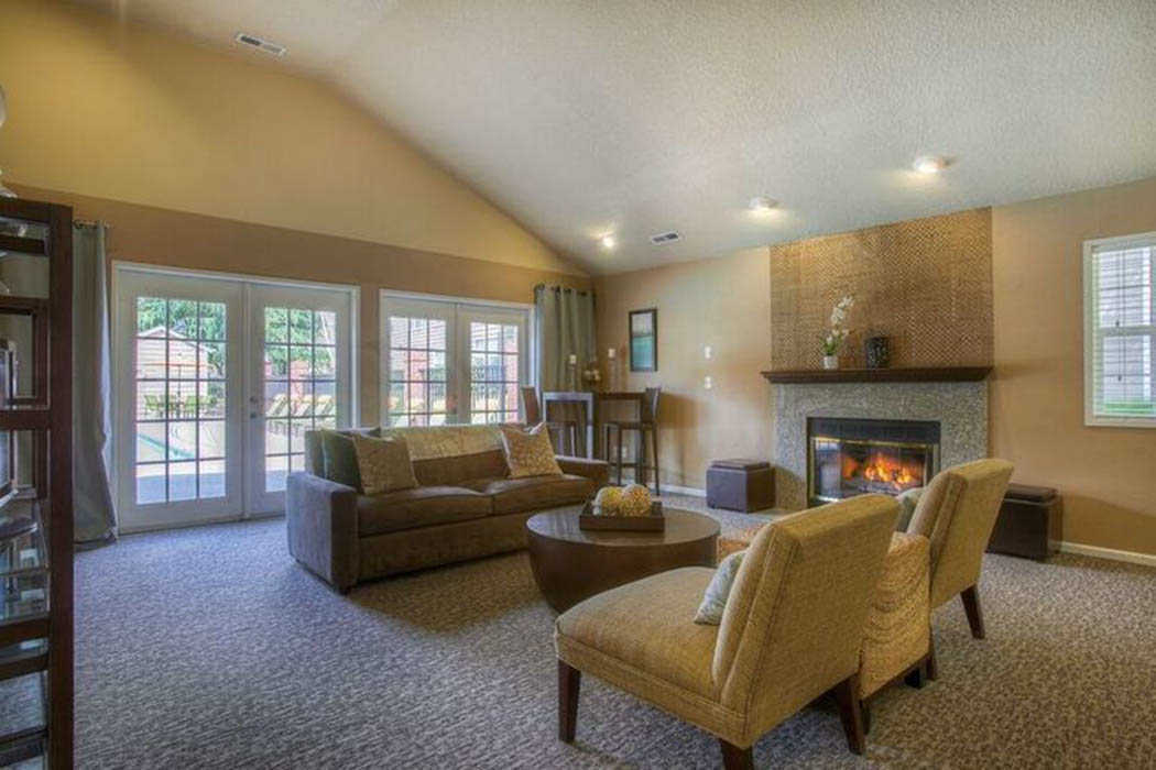 Lounge at Carriage Park Apartments in Vancouver