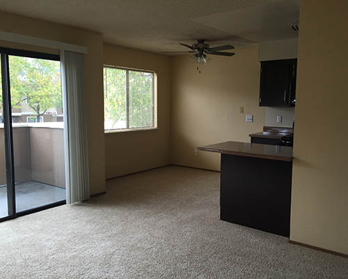 Living room at Parkside Commons Apartments in San Leandro, CA