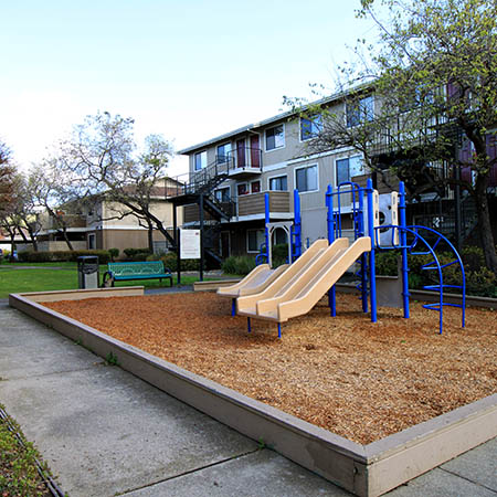 Enjoy the neighborhood at Parkside Commons Apartments in San Leandro