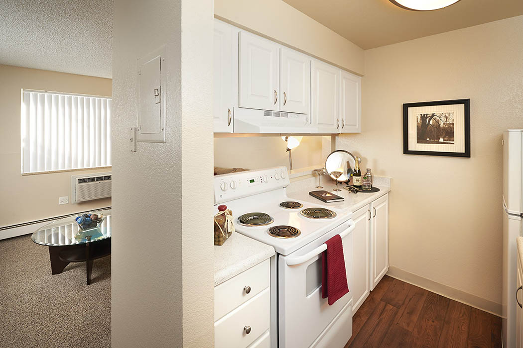 White model home at Mountain Vista Apartments