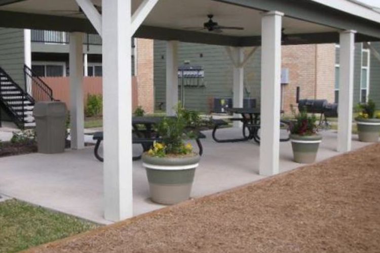 The Reserve at Creekbend offers an impressive list of amenities
