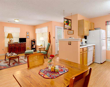 Spacious cottage living at Summer Breeze Senior Living