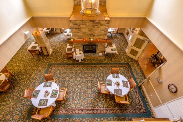 Dining room at Bentley Commons at Bedford