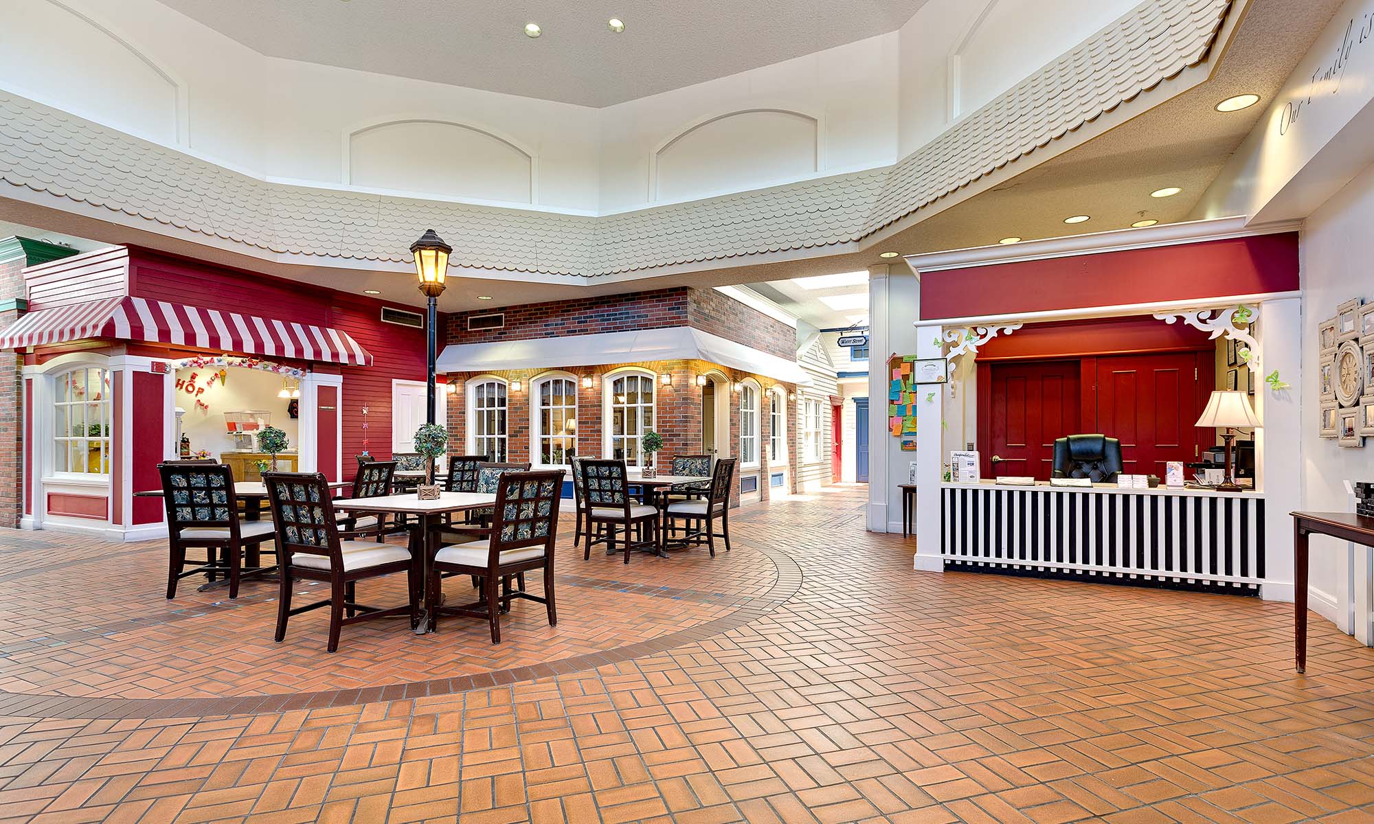 Pacifica Senior Living Spring Valley offers fantastic dining options