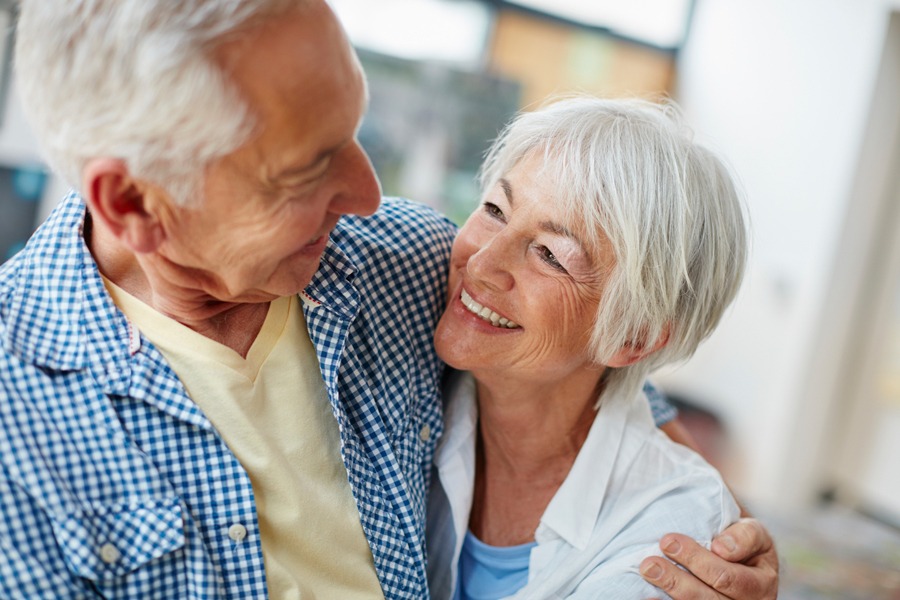 Happy couple at Pacifica Senior Living South Coast