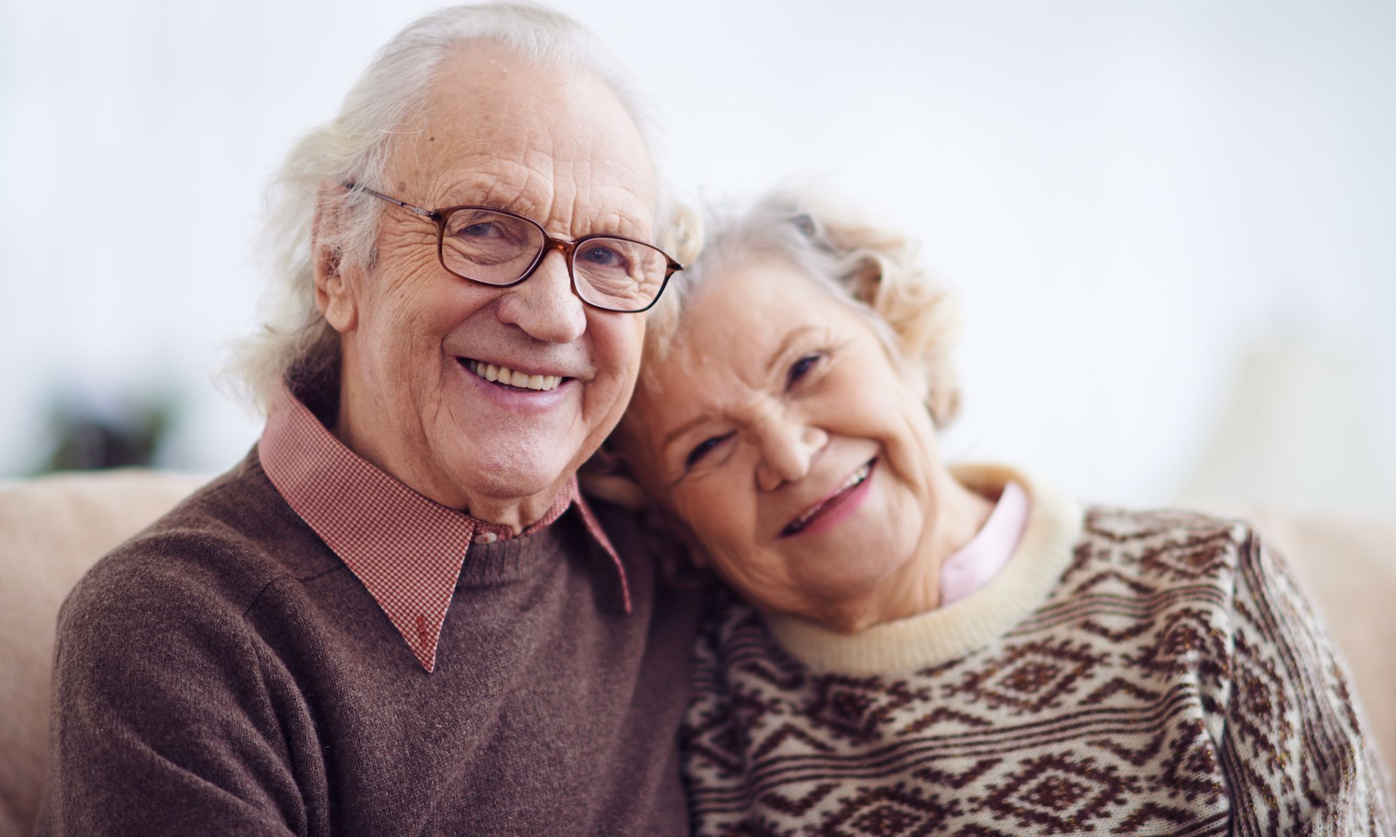 Happy couple living in Pacifica Senior Living Peoria