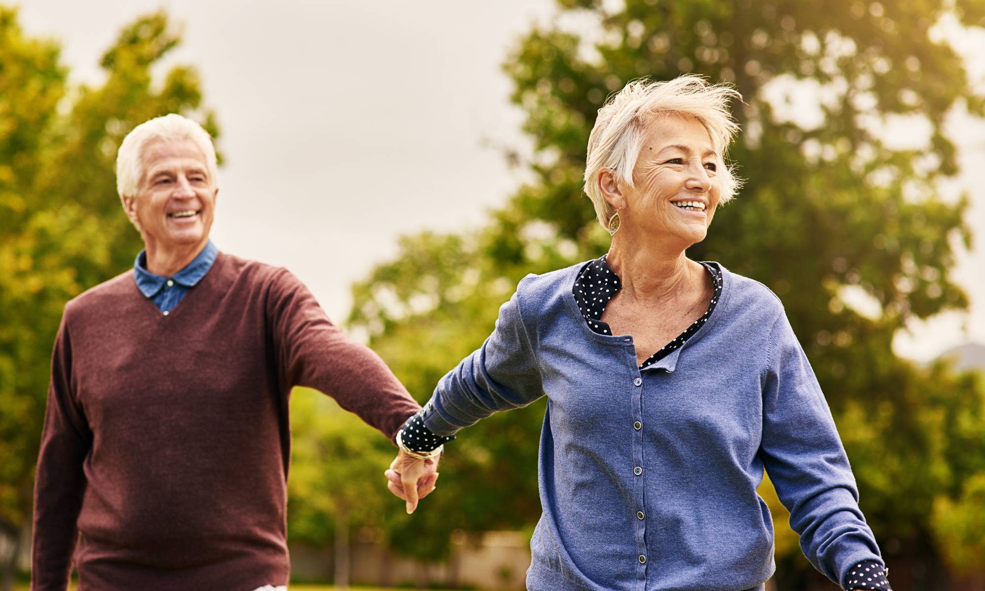 Happy couple enjoying the amenities of Pacifica Senior Living Heritage Hills