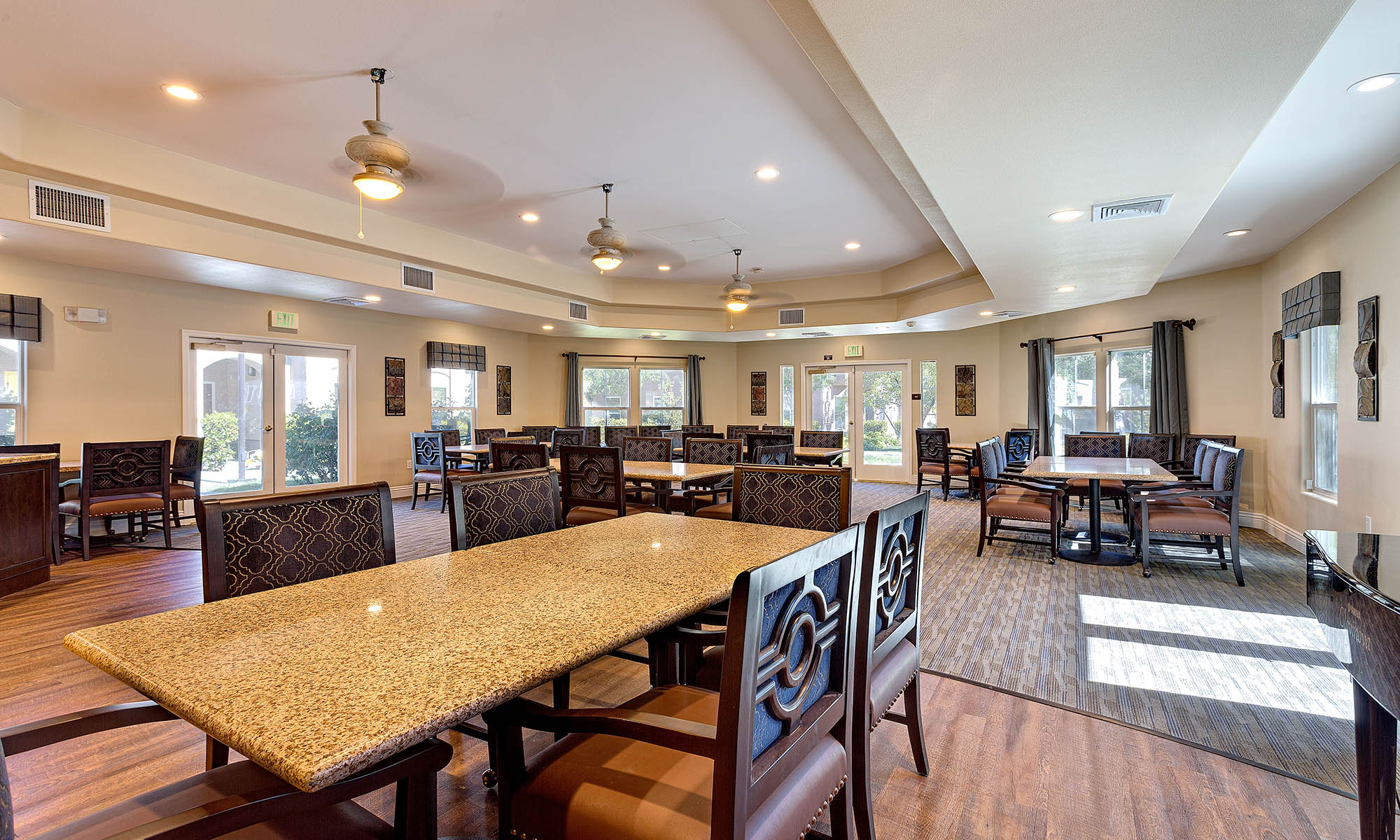 Pacifica Senior Living Green Valley's dining hall