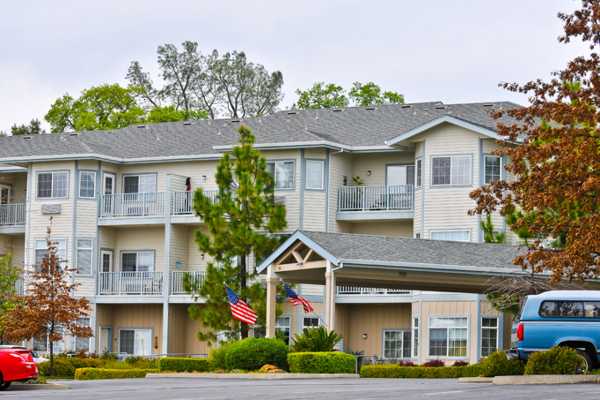 Services and amenities at Pacifica Senior Living Country Crest