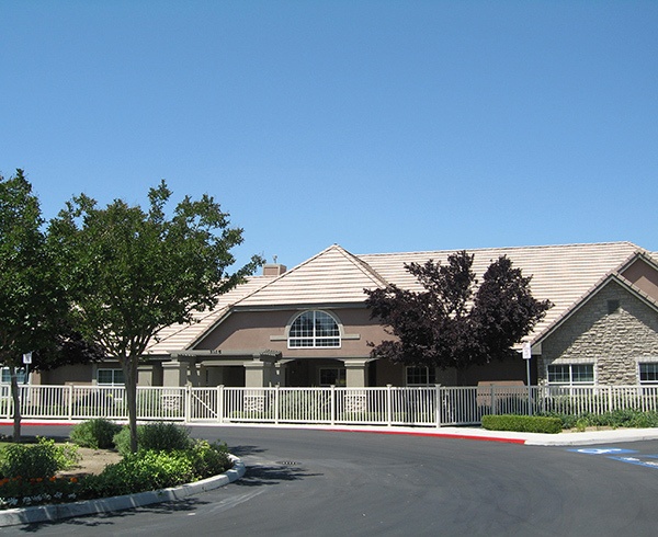 Services and amenities at Pacifica Senior Living Bakersfield