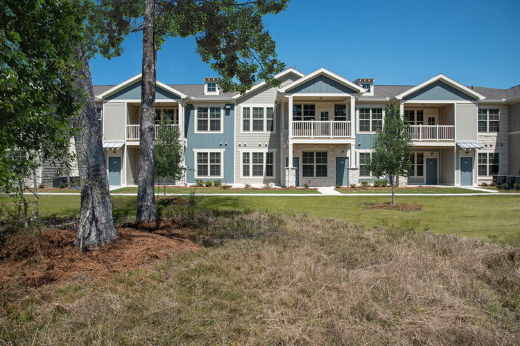 Photo of Springs at River Chase Apartments neighborhood