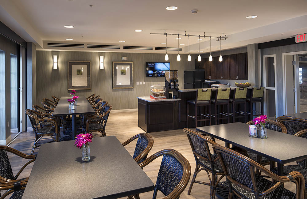 Warm and inviting dining room at Oxford at NewMarket
