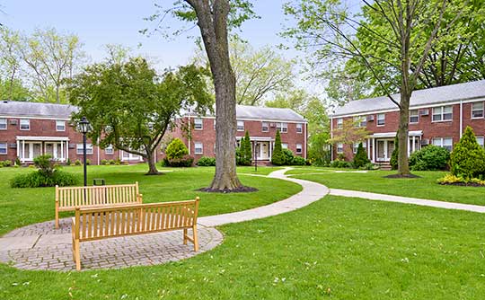 Enjoy little jaunts across the well-maintained grounds of Lakeview Apartments