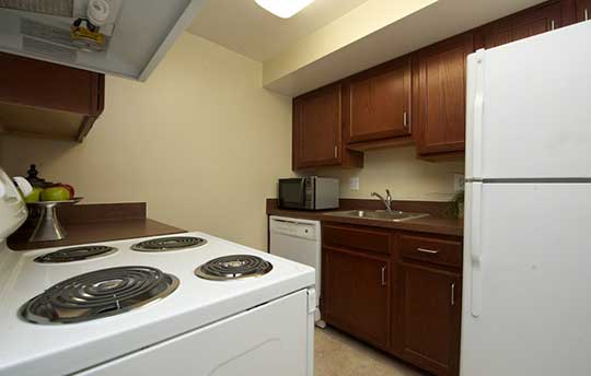 Modern fully equipped kitchen at Stony Brook Apartments
