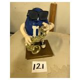 M&M Saxophone player blue f