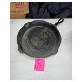 #12 Griswold cast iron skillet