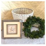 WHITE WICKER TRASH CAN, STARFISH PIC, GREEN WREATH