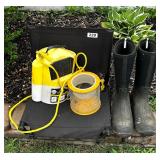 MUCK BOOTS SIZE 10,MINNOW BUCKET,CRICKET, SEAT