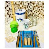 VINTAGE 8 PIECE SEAFOOD SET IN ORIGINAL BOX & MORE