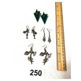 4 PAIR OF VINTAGE EARRINGS, FRENCHWIRE, DANGLES