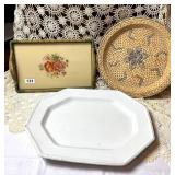 T&R PORCELAIN WHITE PLATTER, ROUND BASKET TRAY