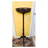 VINTAGE CUOTOUT TRAY TOP PLANT STAND
