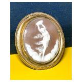 ANTIQUE CARVED SHELL CAMEO PENDANT OR BROOCH