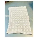 ANTIQUE HAND CROCHETED TABLE CLOTH